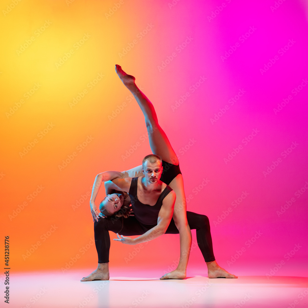 The two modern ballet dancers | Dance photography poses, Dance picture poses,  Dance photography