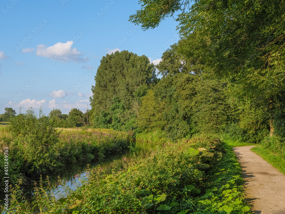 Der kleine Fluß Aa im westlichen Münsterland Der kleine Fluß Aa im westlichen Münsterland