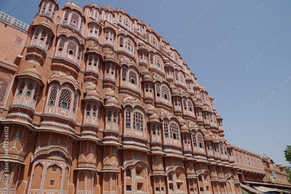 インド　世界遺産ジャイプールの旧市街　ピンクシティのハワー・マハル