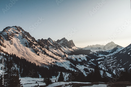 Paysage montagneux Suisse