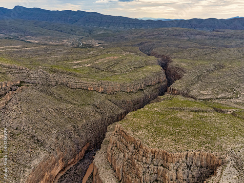 Cañon del Pegüis y Rio Conchos en el estado de Chihuahua, Mexico, vista aerea