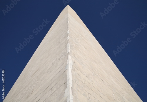 Worm's eye view of the Washington Monument 