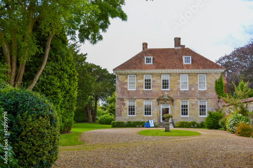 salisbury. Medieval and more modern architecture from the 18th century.