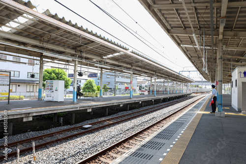 埼玉県南栗橋駅の無人の駅の様子 © photok