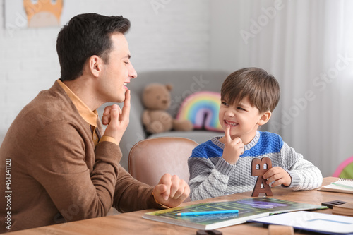 Cute little boy training pr...