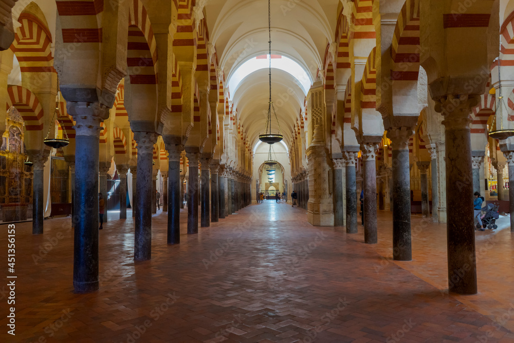 detalles del interior de la Mezquita catedral de Córdoba, España