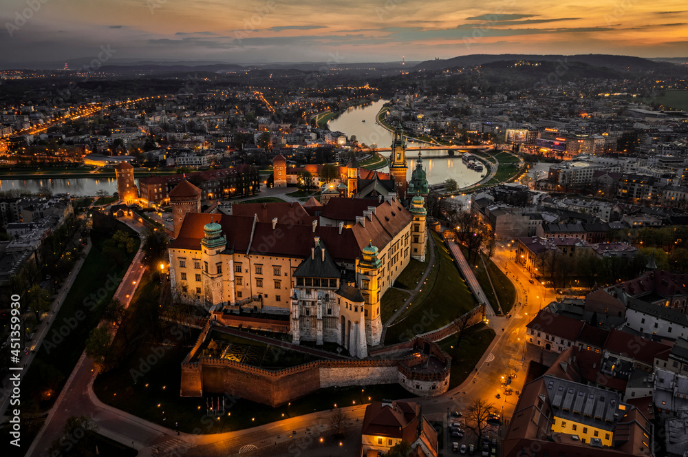 Obraz Beautiful, dark sunset over Wawel Royal Castle in Krakow, Poland fototapeta, plakat