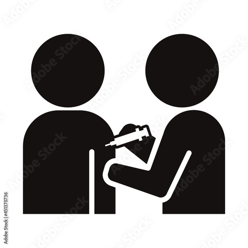 ワクチン接種の注射をする人物のアイコン/白背景