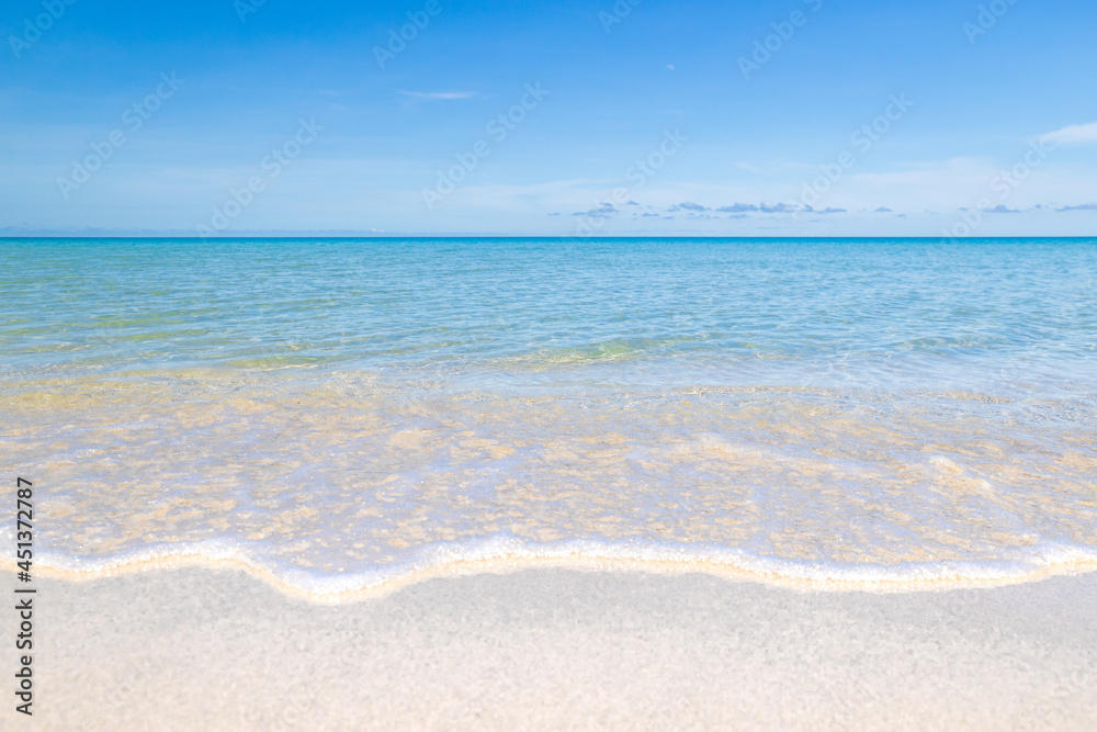 Fototapeta premium sand beach and blue sky