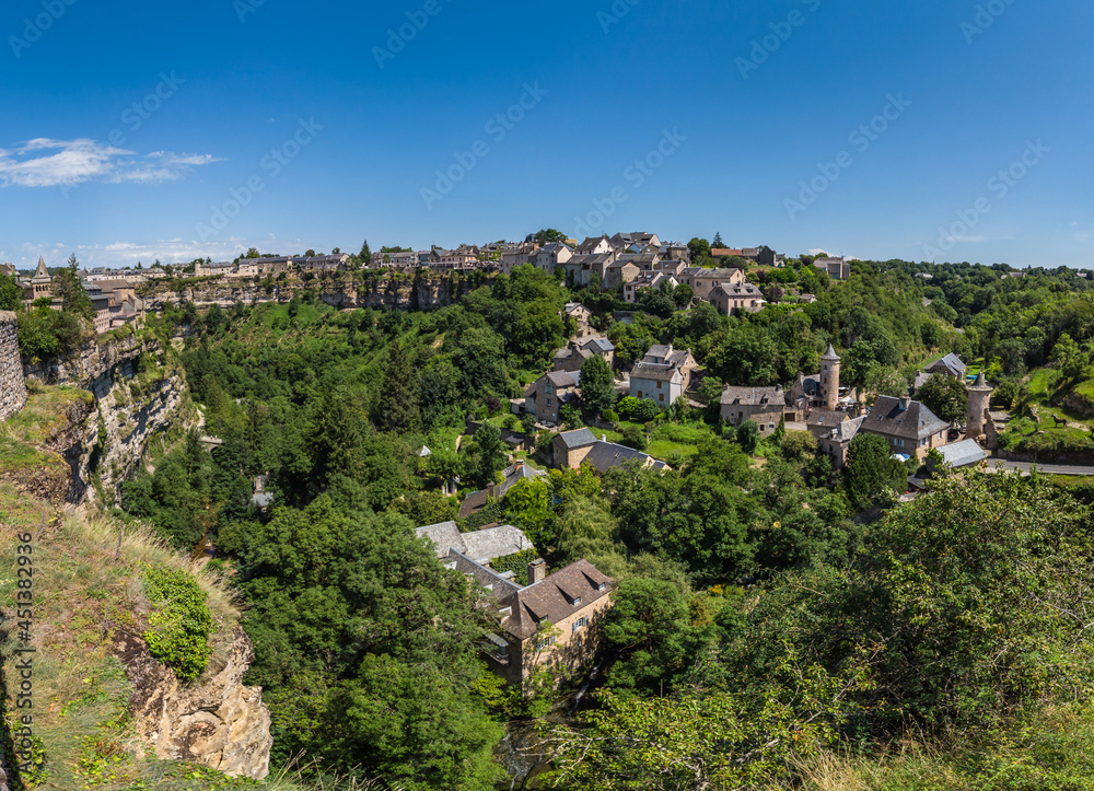Bozouls (Aveyron, France) - Vue panoramique du canyon