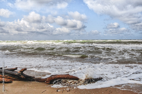 Wind und Wellen am Weststrand Darß © Micha Trillhaase