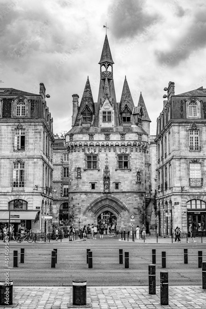 porte de Cailhau Bordeaux