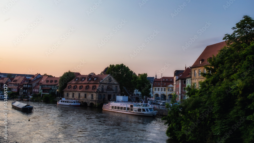 Bamberg, fränkische Stadt in Bayern am Kranen im Sonnenuntergang in Deutcshland