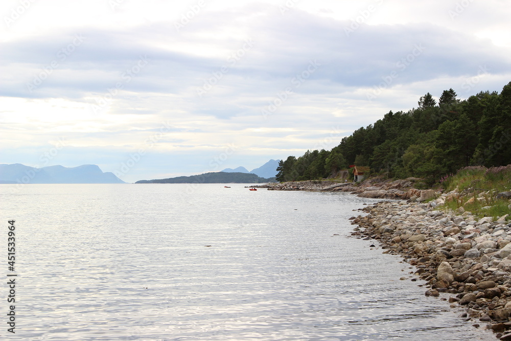 Norwegens steinige Küstenlandschaft
