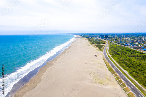 千葉県の九十九里浜と九十九里有料道路を俯瞰撮影  © Kumi