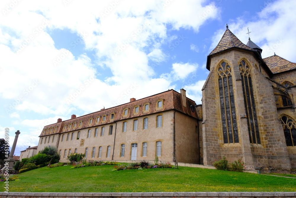 le prieuré du village de Ambierle roannais loire le prieuré du village de Ambierle roannais loire