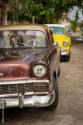 Classic American cars in Cuba © Helen