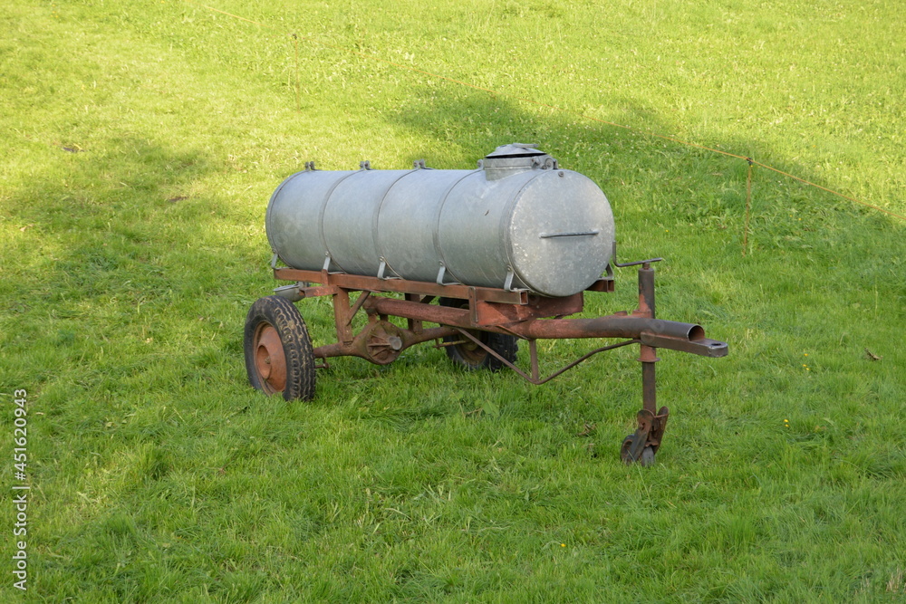 Wassertränke,Weide,Kühe,Alm,Almen,Milchwirtschaft,Milch,Wiese, Wassertränke,Weide,Kühe,Alm,Almen,Milchwirtschaft,Milch,Wiese,