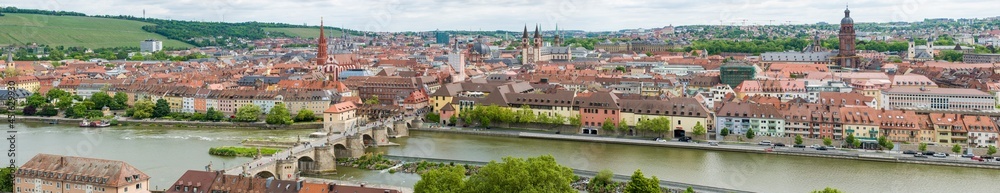 Panoramaansicht der Altstadt von Würzbug