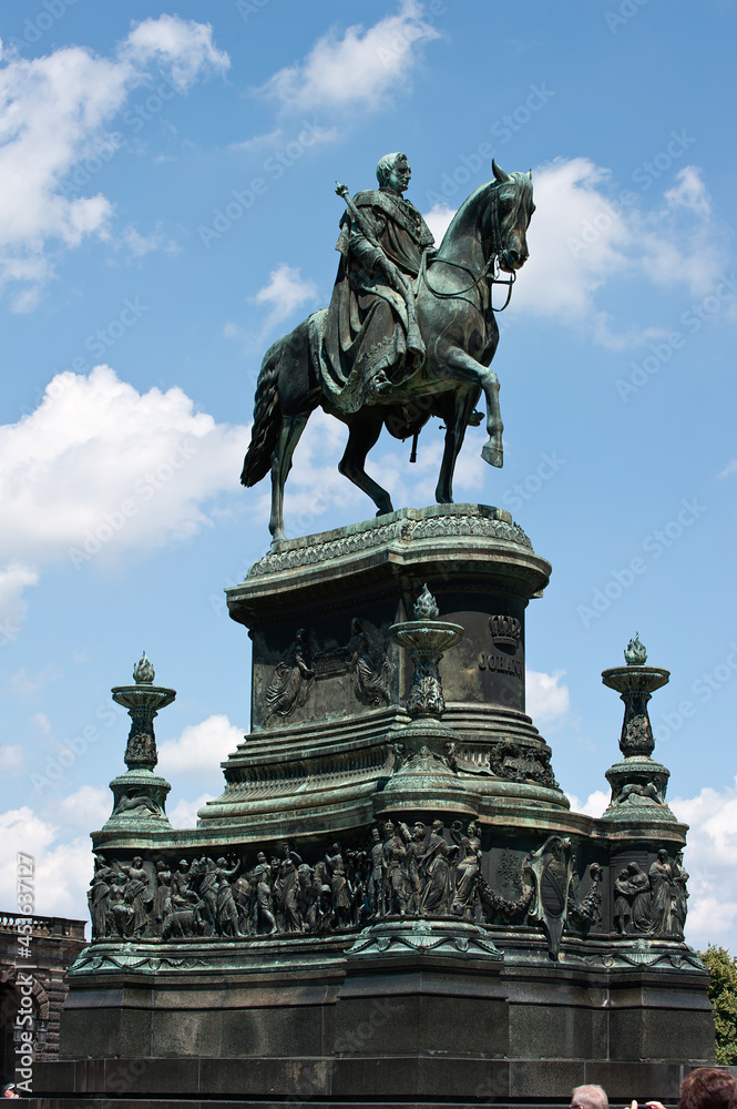 Obraz premium Reiterstandbild König Johanns I in Dresden
