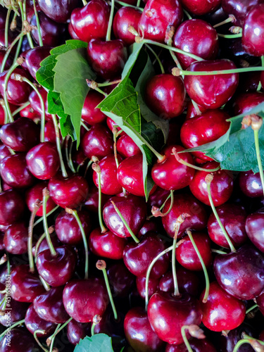 Sweet cherries on the market