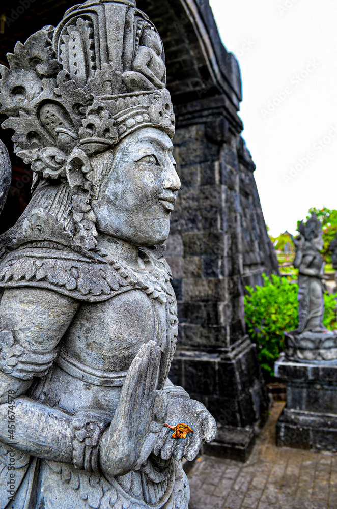 statue of buddha