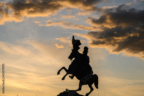 Obraz na plátně Statue of Horseman Vienna