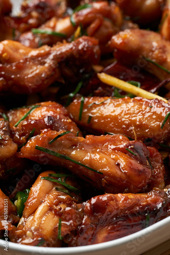 Caramelized chicken wings, asian recipe