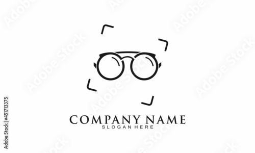 Focus glasses logo design