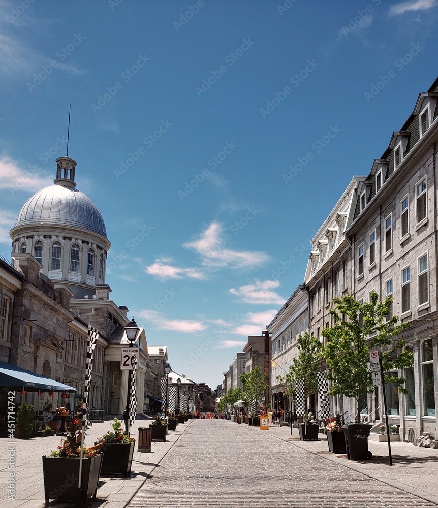 Naklejka premium downtown walk