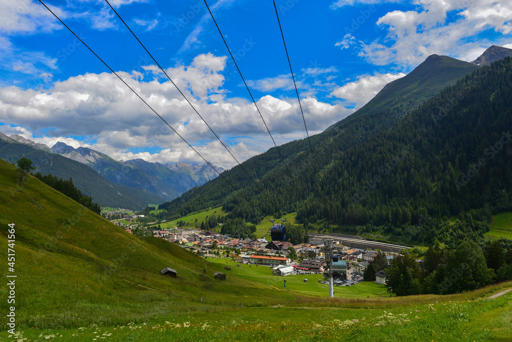 St.Anton am Arlberg in den Lechtaler Alpen in Tirol	