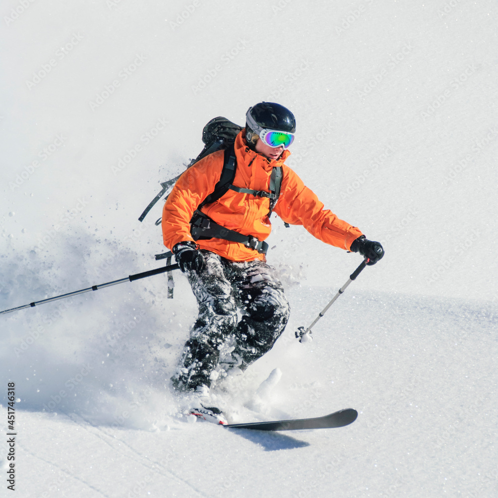 mit Skiern gekonnt unterwegs im Winterwunderland.