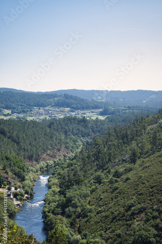 Panorámica del valle del rio Ulla desde el mirador de cañon do ulla, provincia de Pontevedra, Galicia. España.