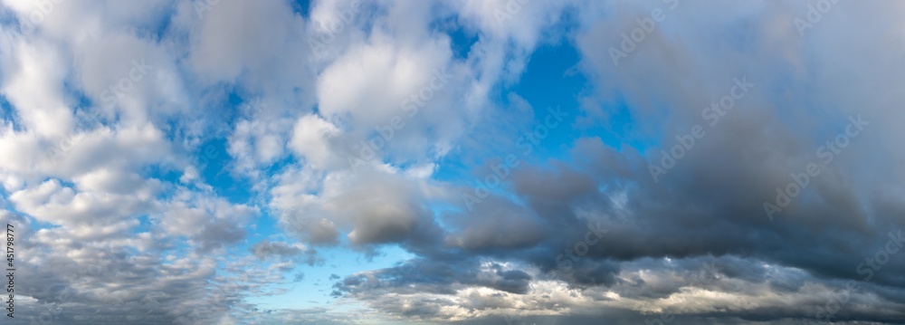 Obraz premium Fantastic dark thunderclouds, sky panorama
