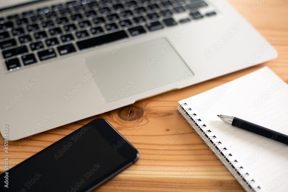 ビジネスデスクイメージ