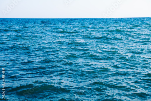 Błękitna wody morskiej tła tekstura
