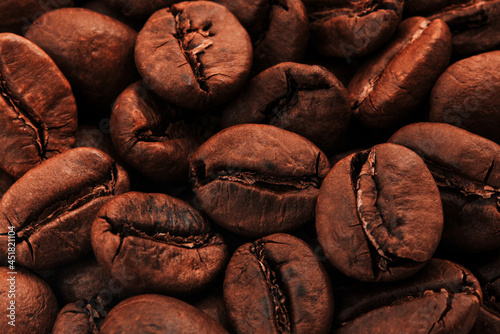 Obraz na płótnie Natural brown coffee beans background. Macro. w salonie