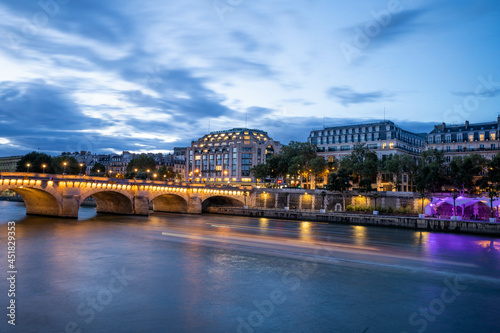 Paris au coucher de soleil