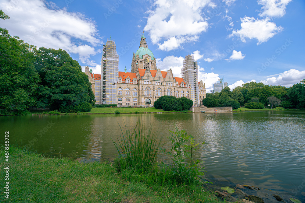 Fototapeta premium New Town Hall Hannover Germany. Blue Sky and cloud.