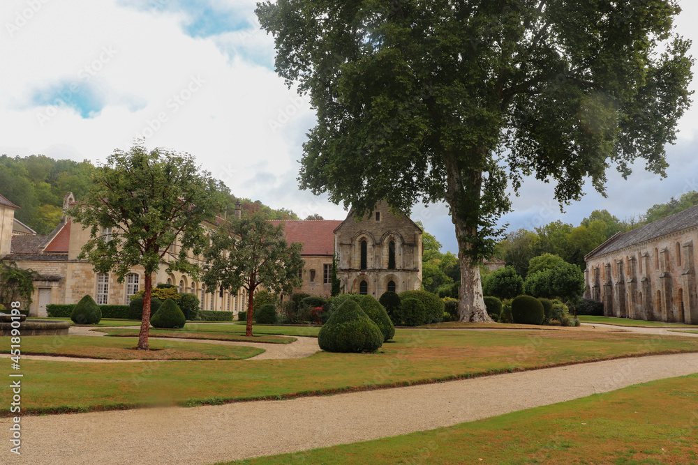 Bourgogne - Côte-d'Or - Montbard - Marmagne - Abbaye de Fontenay -  Le jardin paysager