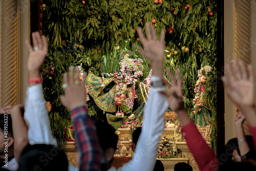 Obraz na plátne Beautiful idol of radha and krishna at iskcon vrindavan