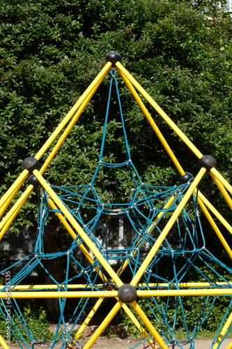 Gelbes Klettergerüst, Kinderspielplatz, Deutschland, Europa