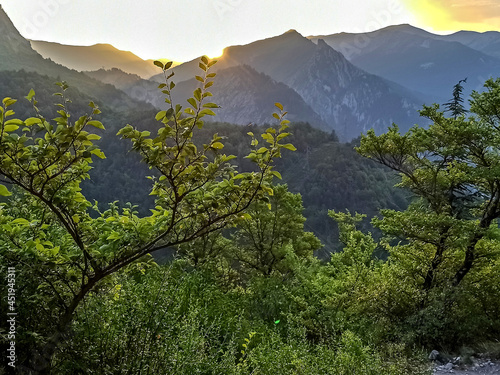 Coucher de soleil sur les gorges du Verdon dans les pré Alpes du Sud
