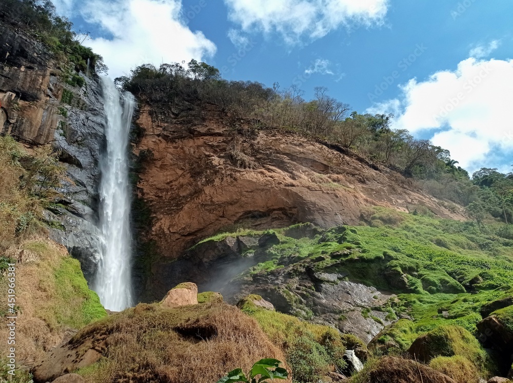 Fototapeta premium Conde d'eu waterfall located in sinkhole - Rj
