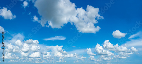 many white clouds in the blue sky © Jinnawat