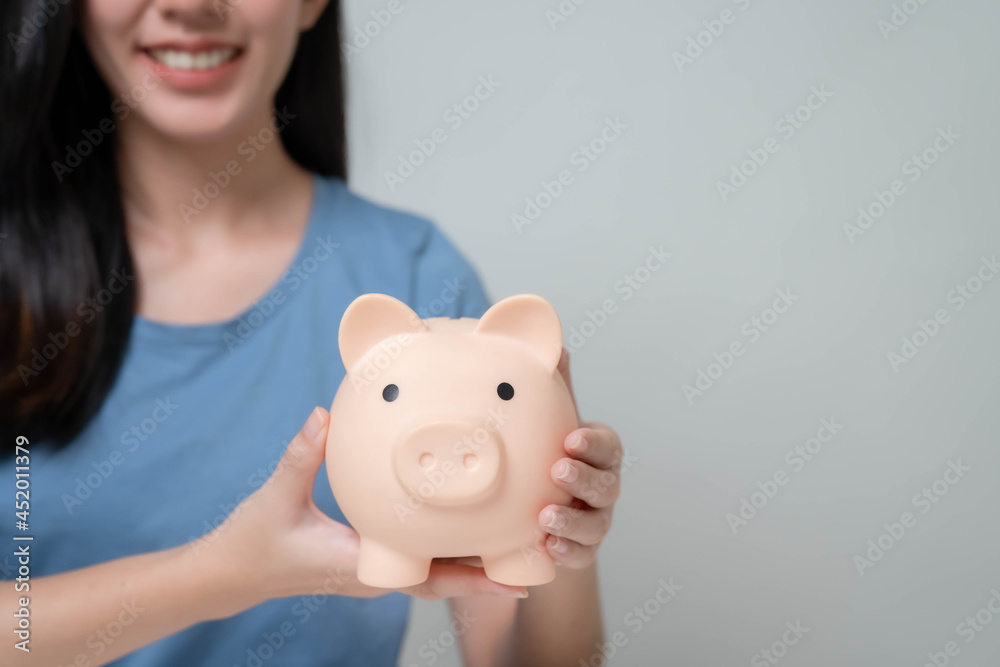 Saving money for future investments Saving money for future investments