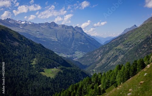 Amazing scenery and typical landscape in Austria - the Austrian Alps - travel photography © 4kclips