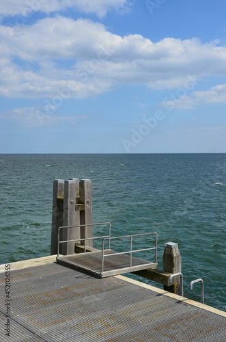 Bootsanlegestelle am Meer - Ostsee