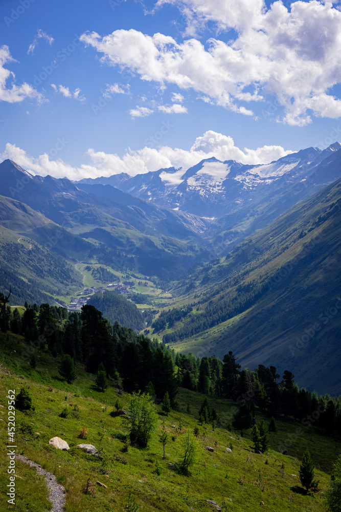 Fototapeta premium Wonderful panoramic view over the mountains in the Austrian Alps - travel photography