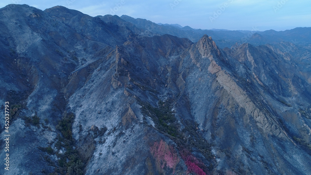 Fototapeta premium Woolsey Fire, Malibu California Post fire Burnt Mountains 